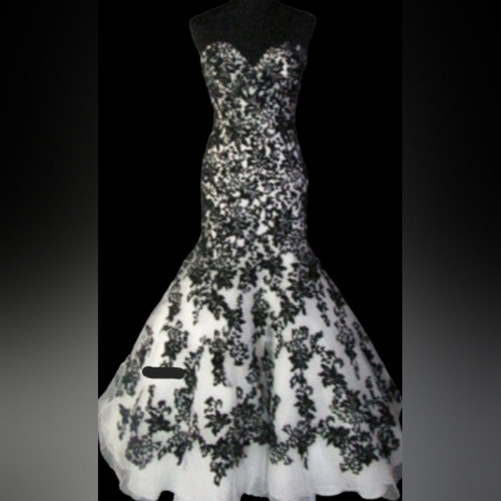 100% Authentic Allure Wedding Dress - Picture 2 of 13